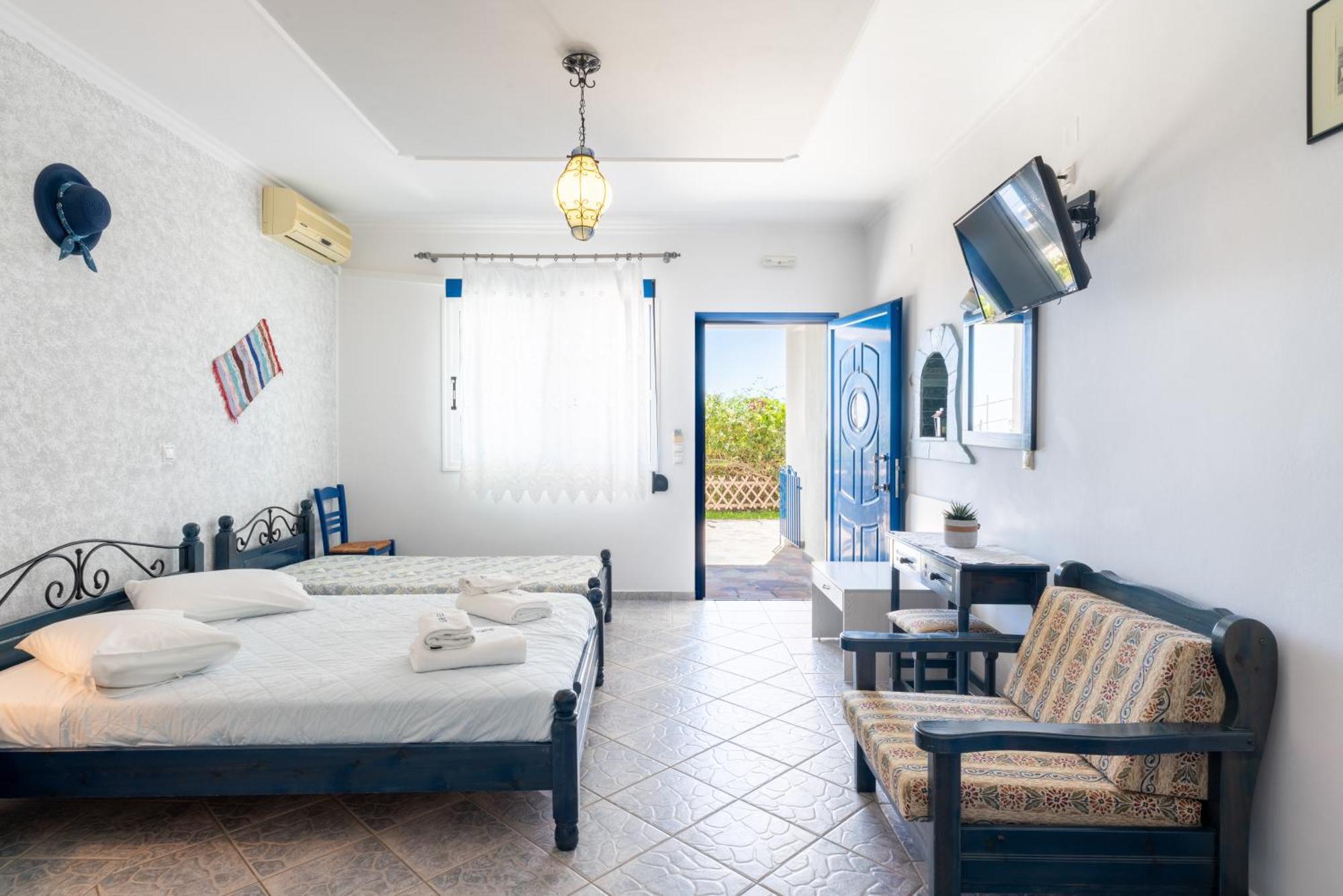 Aparthotel Sirines à Vlachata Extérieur photo