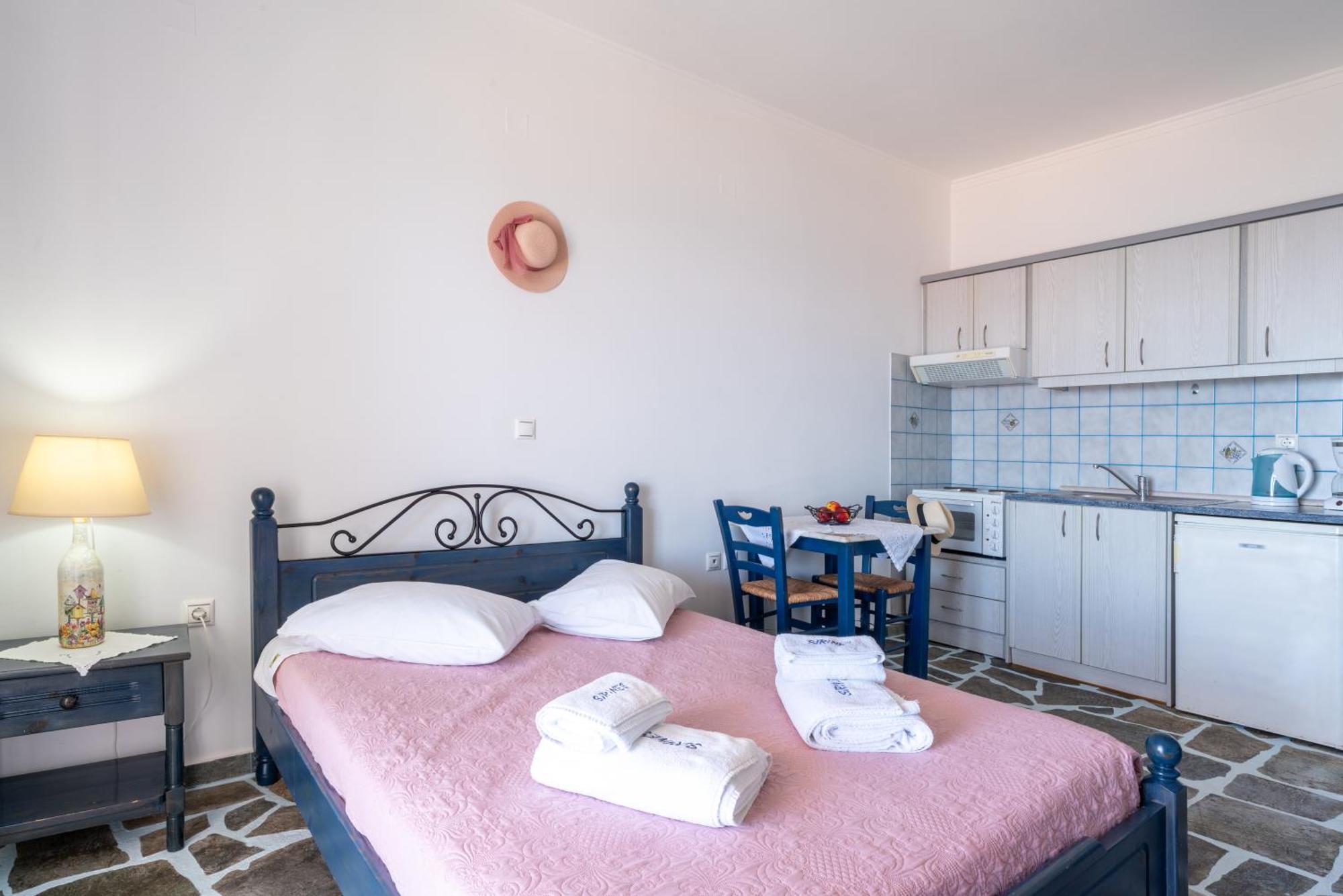 Aparthotel Sirines à Vlachata Extérieur photo